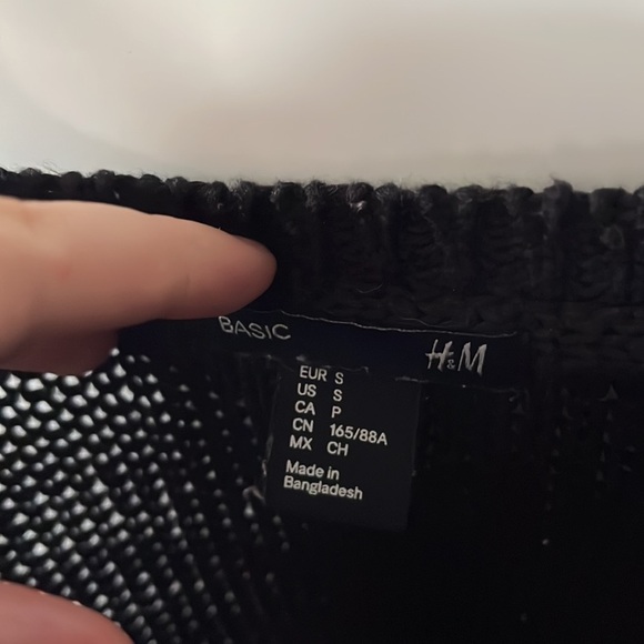 H&M Basic Loose Knit Sweater​ - Picture 3 of 3